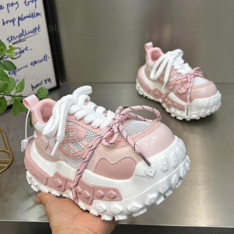 Street Fashion Female - รองเท้าผ้าใบผู้หญิงทรง Chunky Platform สไตล์ Dad Sneakers