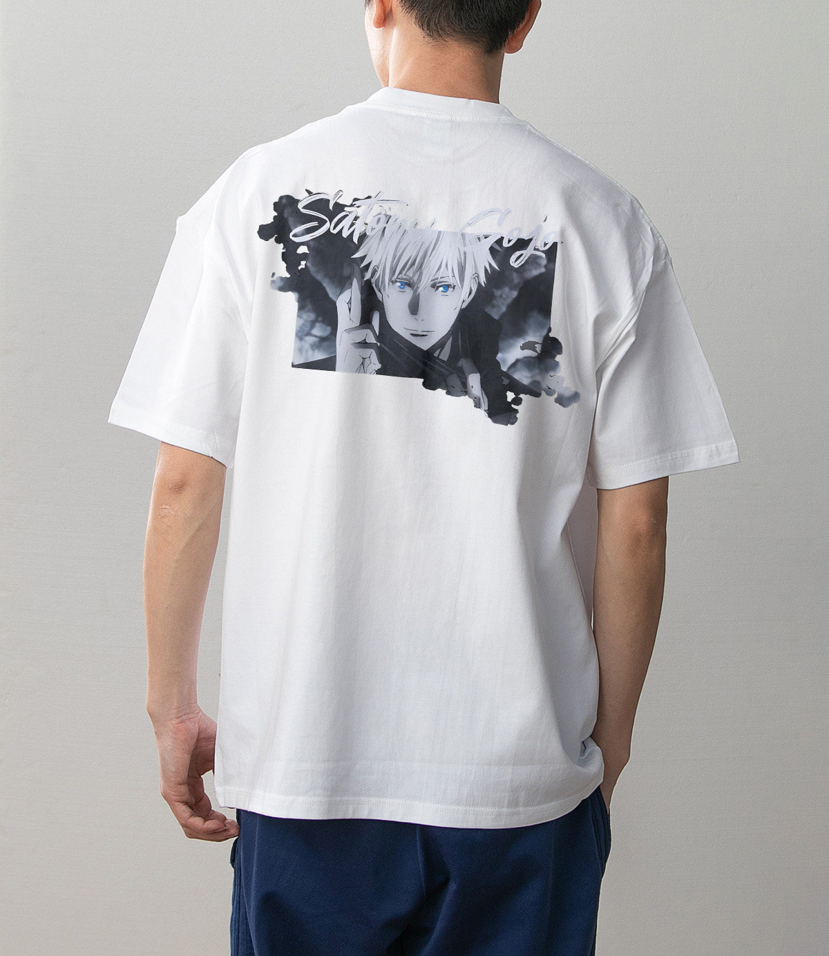 Street Fashion Model - จูจุสึไคเซ็น 26 ซัมเมอร์ โกโจ ซาโตรุเสื้อยืดผู้ชายอะนิเมะพิมพ์ลายลำลองโอเวอร์ไซส์สตรีทแวร์แฟชั่นเสื้อยืดผ้าฝ้ายแท้ Y2k