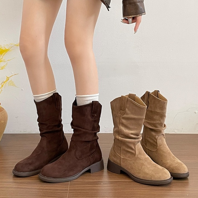 Street Fashion Female - รองเท้าบูทสั้นส้นหนาแบบวินเทจสำหรับผู้หญิง สไตล์ตะวันตก ดีไซน์จีบ แฟชั่นสำหรับงานเลี้ยงและปาร์ตี้ รองเท้าส้นเตี้ยแบบสวมสำหรับผู้หญิง