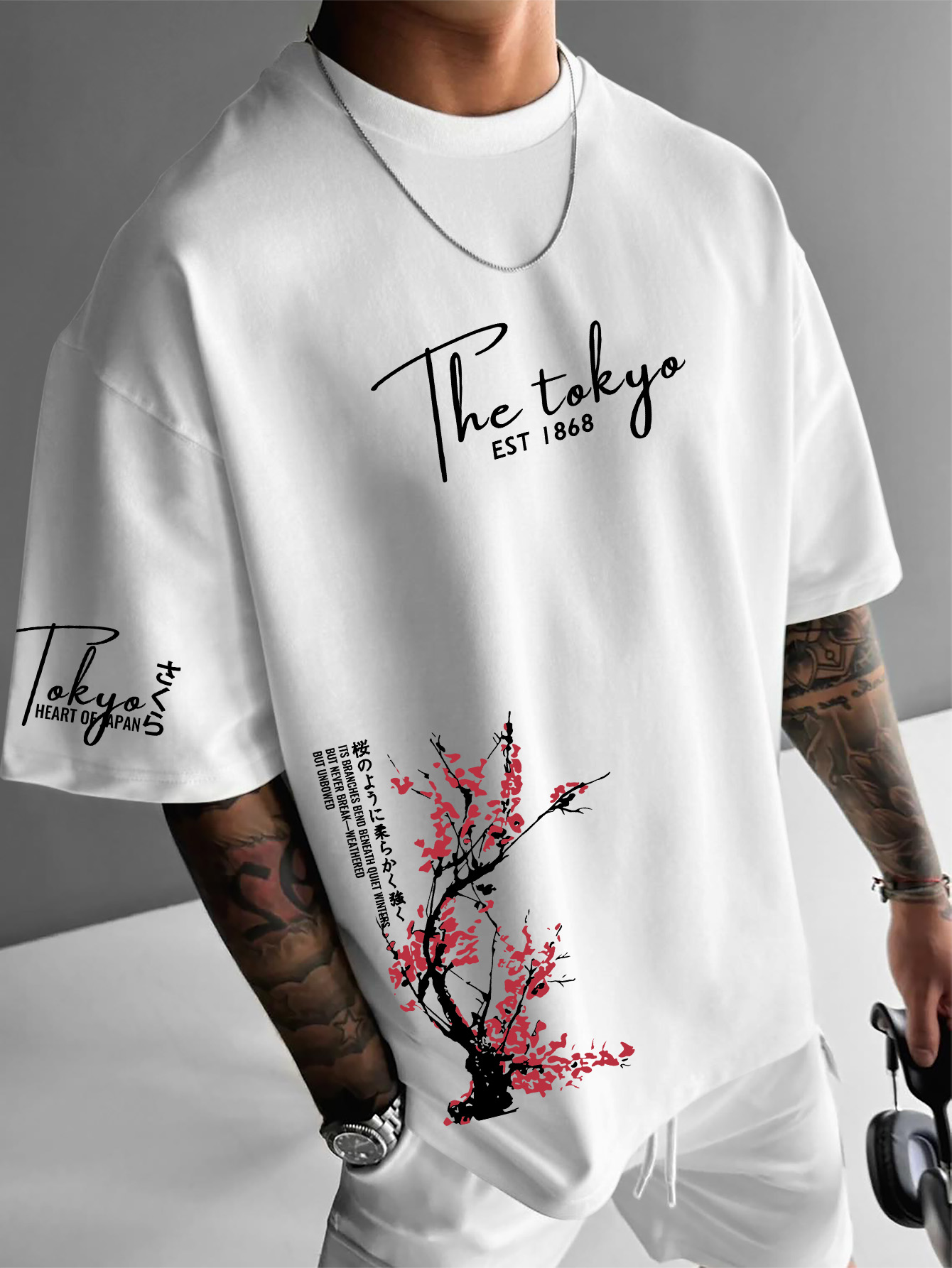 Street Fashion Shibuya - Tokyo EST 1868 เสื้อยืดแขนสั้นผู้ชายสไตล์ญี่ปุ่นลายดอกซากุระ แฟชั่น Y2K