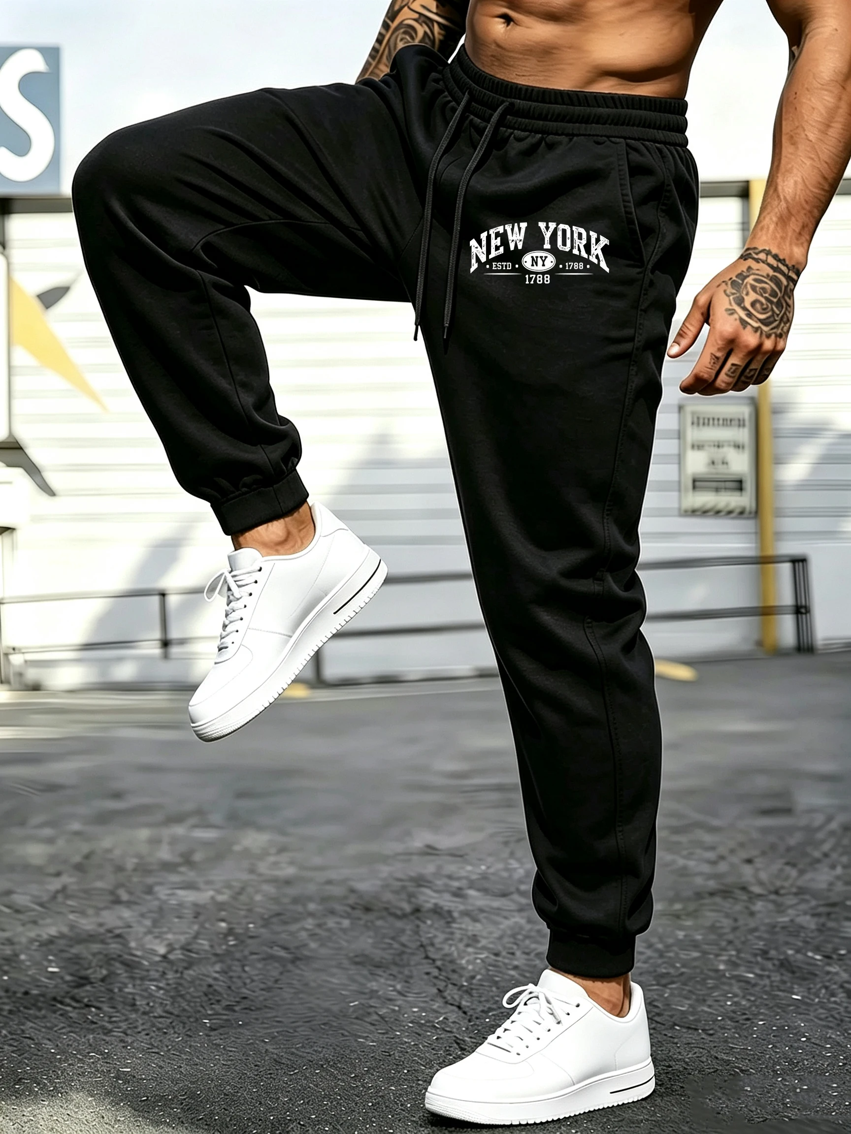 Street Style New York Fashion - กางเกงจ็อกกิ้งผู้ชาย สไตล์นิวยอร์กตั้งแต่ปี 1788 ลายพิมพ์ แฟชั่นฤดูใบไม้ร่วง สวมใส่สบาย
