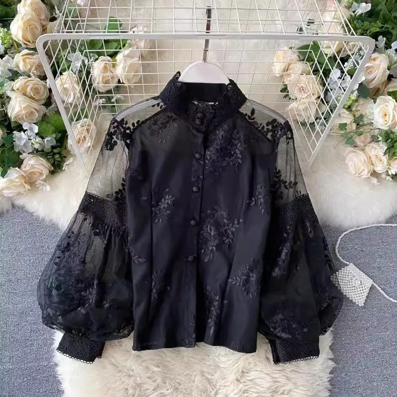 Mesh Top Layering - เสื้อผ้าผู้หญิงสไตล์วินเทจฝรั่งเศส ผ้าลูกไม้ตาข่าย แขนพอง ดีไซน์หรูหรา โปร่งเบา สบายๆ