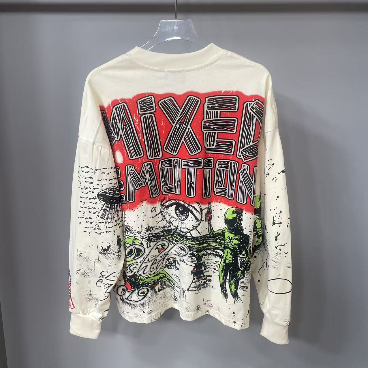 เสื้อยืดแขนยาวดีไซน์เนอร์คุณภา - Street Fashion Trends บทวิจารณ์และราคา