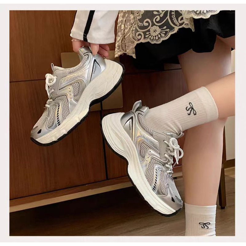 รองเท้าผ้าใบผู้หญิงสไตล์ Unky  - Street Fashion Female บทวิจารณ์และราคา