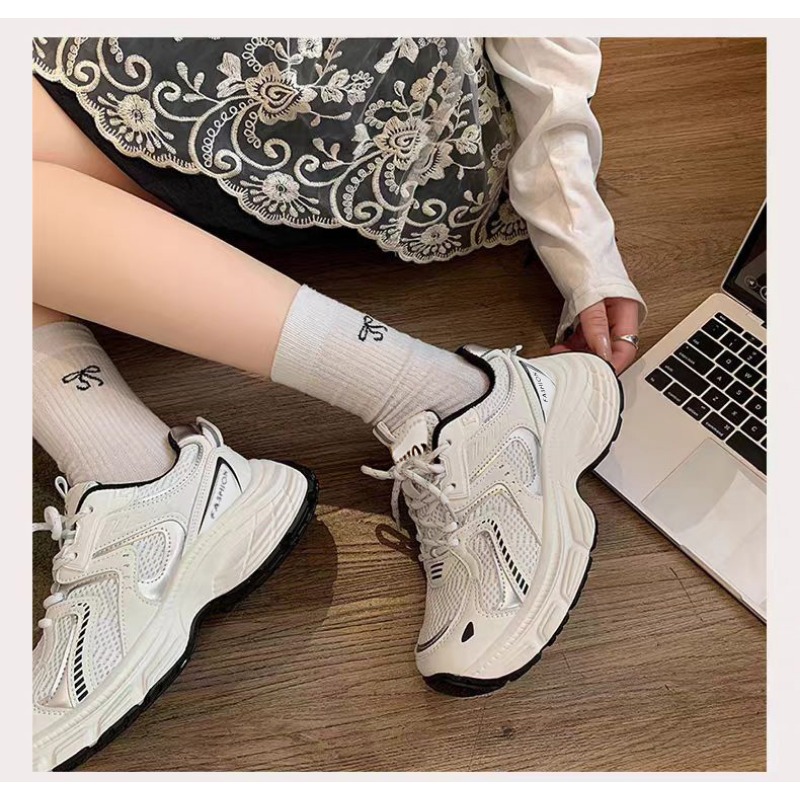รองเท้าผ้าใบผู้หญิงสไตล์ Unky  - Street Fashion Female บทวิจารณ์และราคา